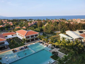 Panoramic Ocean View Corner Apartment